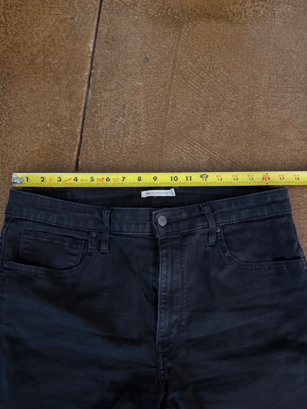 Levi’s 725 High Rise Bootcut Jeans, Black, Size 33 - Picture 6 of 6